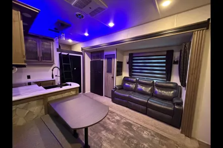 Johnny's Forest River Cherokee Wolfpack 36516 Toy Hauler