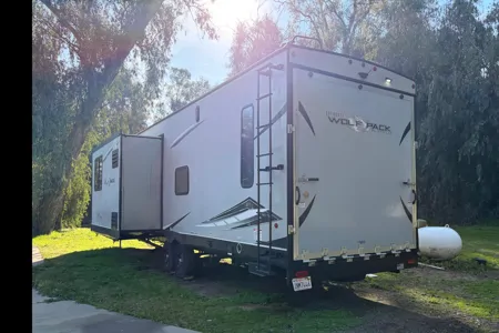 Johnny's Forest River Cherokee Wolfpack 36516 Toy Hauler