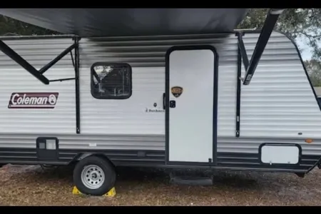 17' Coleman Lantern Travel Trailer