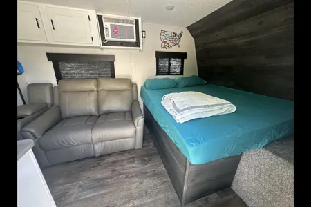 Jenni's Keystone Hideout Travel Trailer