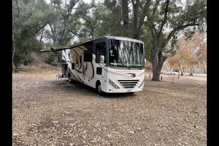 Glamp in Style! 2017 Thor Hurricane | Sleeps 10 + Delivery