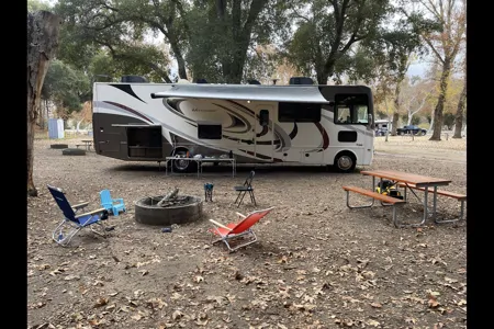 Glamp in Style! 2017 Thor Hurricane | Sleeps 10 + Delivery