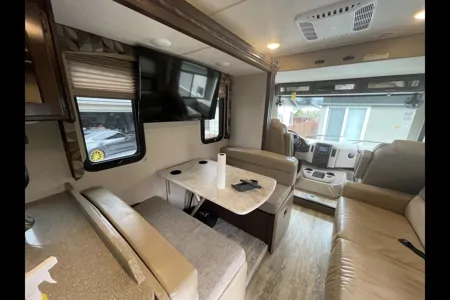 Glamp in Style! 2017 Thor Hurricane | Sleeps 10 + Delivery