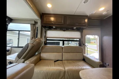 Glamp in Style! 2017 Thor Hurricane | Sleeps 10 + Delivery