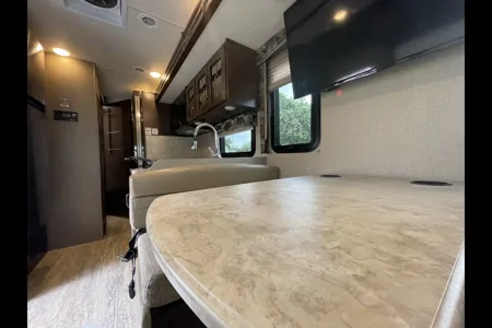 Glamp in Style! 2017 Thor Hurricane | Sleeps 10 + Delivery
