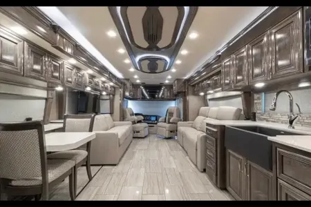 Allen's American Coach American Dream Class A