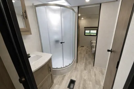 Melissa's Conquest 36FRSG Travel Trailer