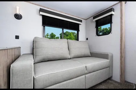 Melissa's Conquest 36FRSG Travel Trailer