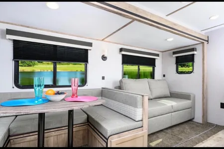 Melissa's Conquest 36FRSG Travel Trailer