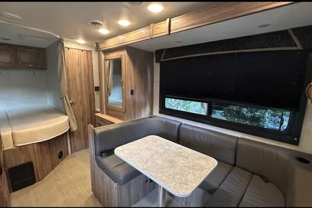 Go Vancouver-Jayco Redhwrk Class C