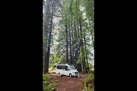 Leisure Travel Van Unity RL - PNW Glamping Easy for First Timers