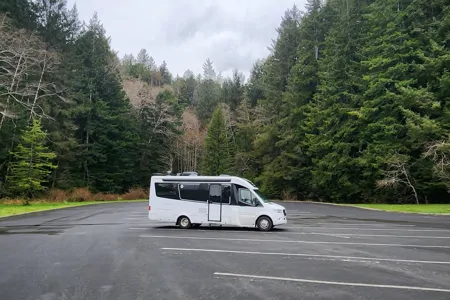 Leisure Travel Van Unity RL - PNW Glamping Easy for First Timers