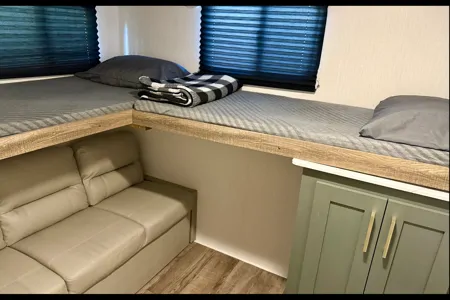 Glamping & Grace - Your HGTV Inspired "Roamstead"