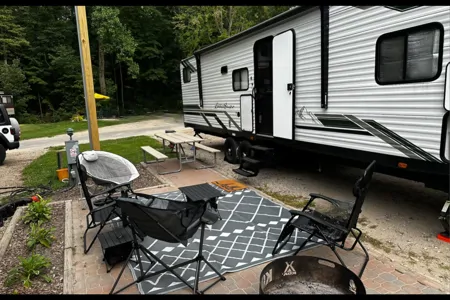 Glamping & Grace - Your HGTV Inspired "Roamstead"