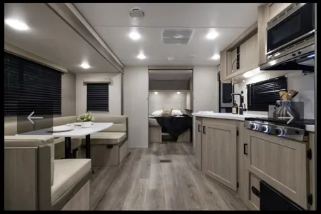 Jordan's Coachmen Catalina summit 231bhs Travel Trailer