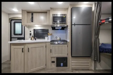 Jordan's Coachmen Catalina summit 231bhs Travel Trailer