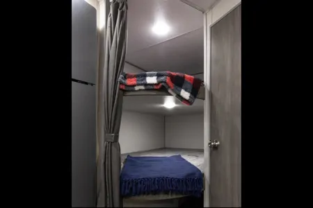 Jordan's Coachmen Catalina summit 231bhs Travel Trailer