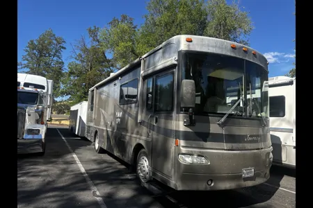 Eugene’s Winnebago Journey 32T Class A DIESEL PUSHER