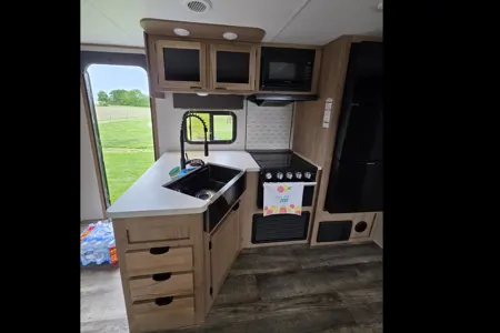 2024 Alpha Wolf. Fully stocked with bunkhouse ready for your adventure.