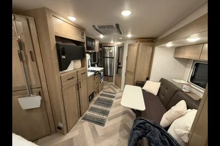 Dan's EMBER  201 fbq solarmax Travel Trailer