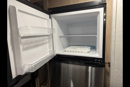 Dan's EMBER  201 fbq solarmax Travel Trailer