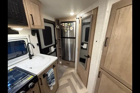 Dan's EMBER  201 fbq solarmax Travel Trailer