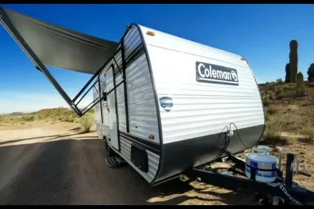 2025 Keystone Coleman 17B: Compact, Cozy Bunkhouse