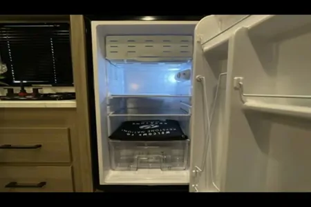 2025 Keystone Coleman 17B: Compact, Cozy Bunkhouse