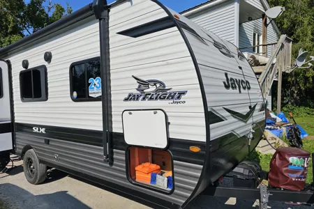 Sidney's Jayco Jayflight 195Rb Travel Trailer