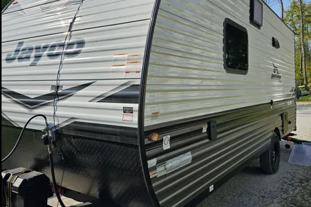 Sidney's Jayco Jayflight 195Rb Travel Trailer