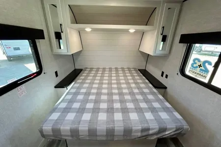 Sidney's Jayco Jayflight 195Rb Travel Trailer