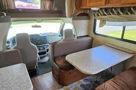 Daniel and Nury's Coachmen Ford Class C