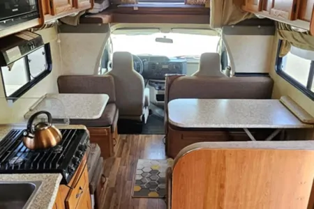 Daniel and Nury's Coachmen Ford Class C