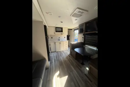 Rocco’s RV Rental | Fully Equipped Jayco Sleeps 8