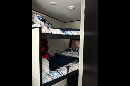 Rocco’s RV Rental | Fully Equipped Jayco Sleeps 8