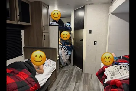 Rocco’s RV Rental | Fully Equipped Jayco Sleeps 8