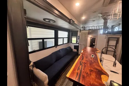 Brandon's Keystone Avalanche 390DS Fifth Wheel