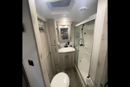 Brandon's Keystone Avalanche 390DS Fifth Wheel