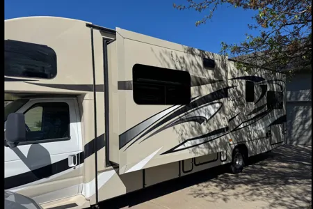 Wade's Jayco Greyhawk Class C