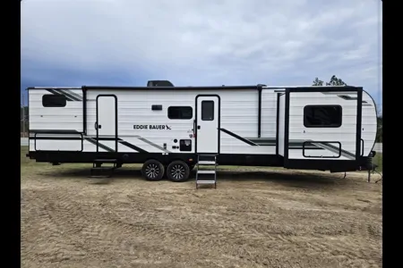 2 Bedroom 1.5 Bath Eddie Bauer Luxury