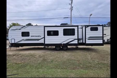 2 Bedroom 1.5 Bath Eddie Bauer Luxury