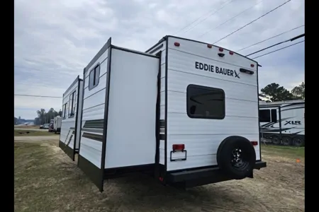 2 Bedroom 1.5 Bath Eddie Bauer Luxury