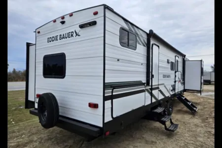 2 Bedroom 1.5 Bath Eddie Bauer Luxury