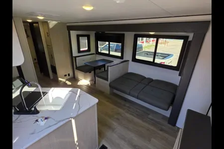 Spacious 2025 Shasta I-5 – Sleeps 10 | Triple A/C & Bunks