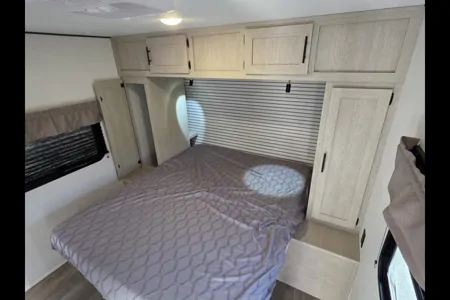 Spacious 2025 Shasta I-5 – Sleeps 10 | Triple A/C & Bunks