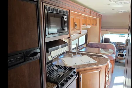 hashim's Thor Motor Coach 2014 Class C