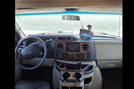 hashim's Thor Motor Coach 2014 Class C