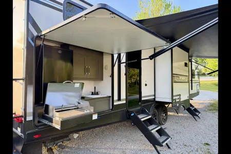 Keystone 330BKQ Travel Trailer