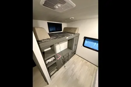 Keystone 330BKQ Travel Trailer