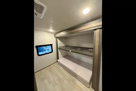 Keystone 330BKQ Travel Trailer